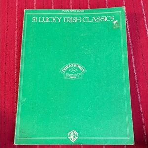 Warner Bros. Music 51 Lucky Irish Classics Green Songbook 9x11.5”